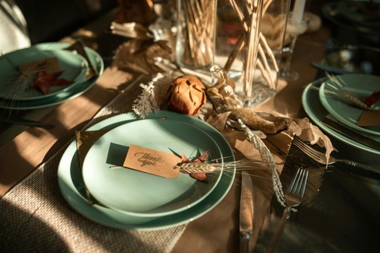 cozy thanksgiving dinner locations